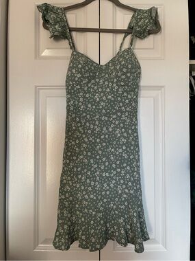 New Look Sage Green Floral Mini Dress
